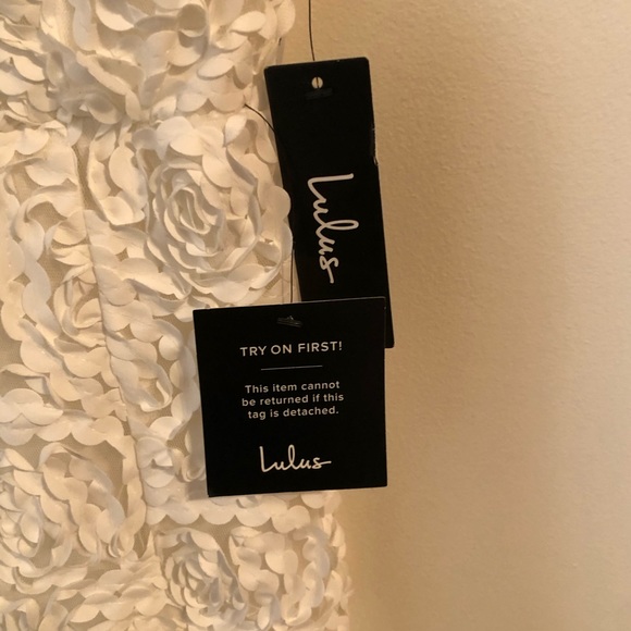 NWT Lulu’s White Textured Floral midi dress XSMALL - Picture 6 of 9
